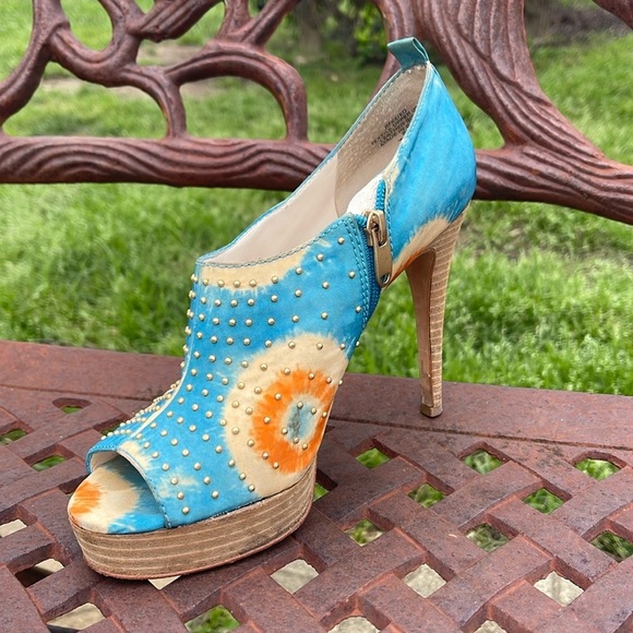 Rachel Roy Bohemian Funky Rare Print Platform Heels Size 7.5 - Picture 1 of 10